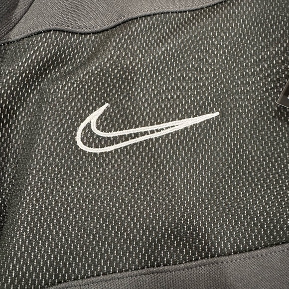 Women sport NIKE jacket - Picture 3 of 5